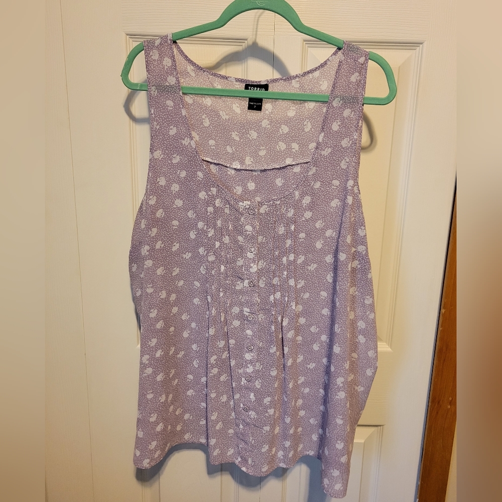 NWOT Torrid Women's Floral Lavender and White Blouse Tank Top, 100% polyester